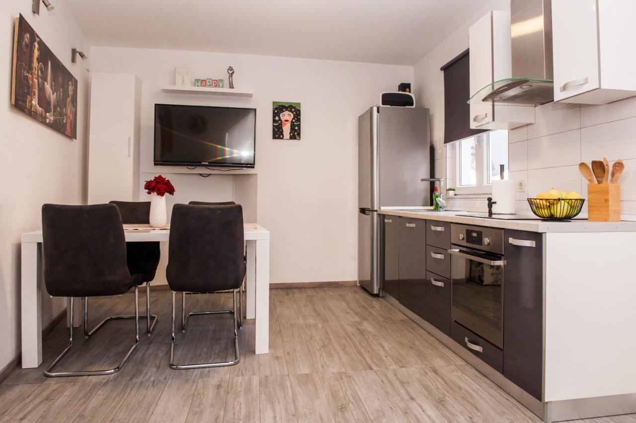 Miki - City Center Apartment With Large Balcony Split Exterior foto