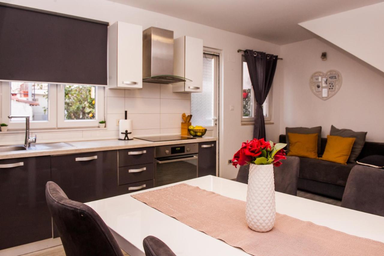 Miki - City Center Apartment With Large Balcony Split Exterior foto