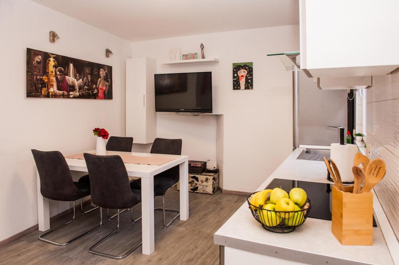 Miki - City Center Apartment With Large Balcony Split Exterior foto