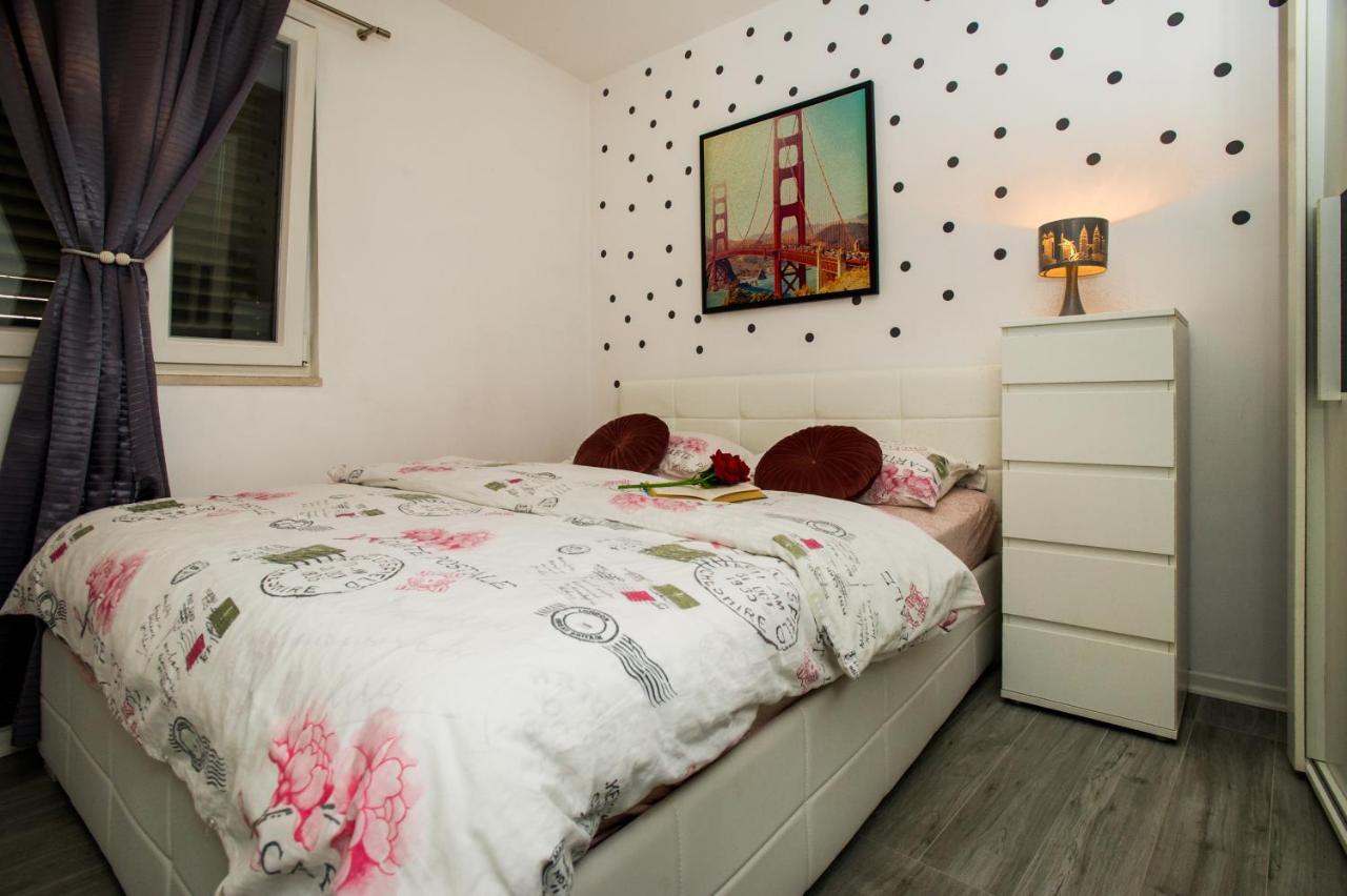 Miki - City Center Apartment With Large Balcony Split Exterior foto
