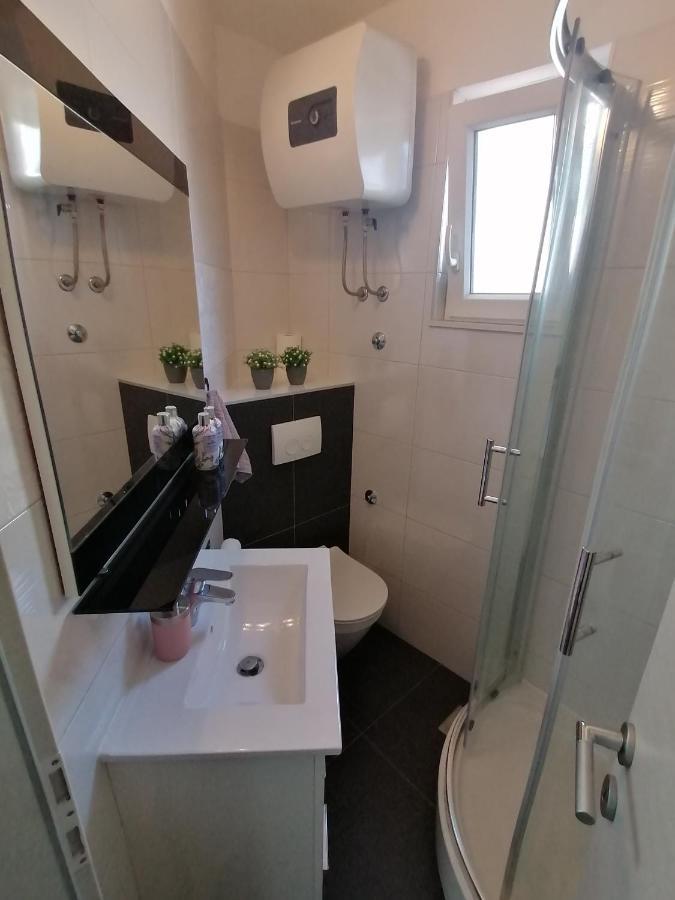 Miki - City Center Apartment With Large Balcony Split Exterior foto