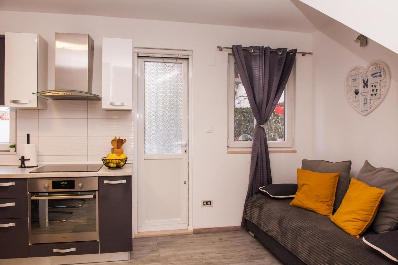Miki - City Center Apartment With Large Balcony Split Exterior foto